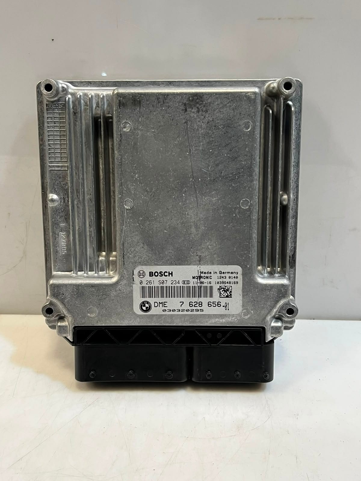 BMW X1 E84, E87, E90, and E91 Engine Control Module ECU ONLY 7628656 OEM