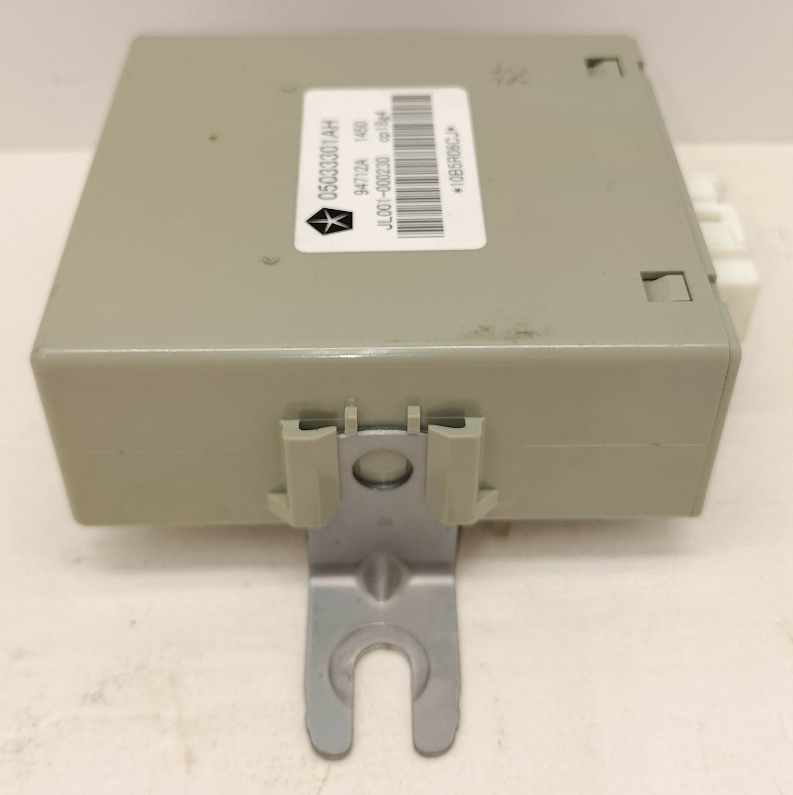 07-17 Compass Patriot Suspension Control Module 4WD Driveline 05033301AH OEM