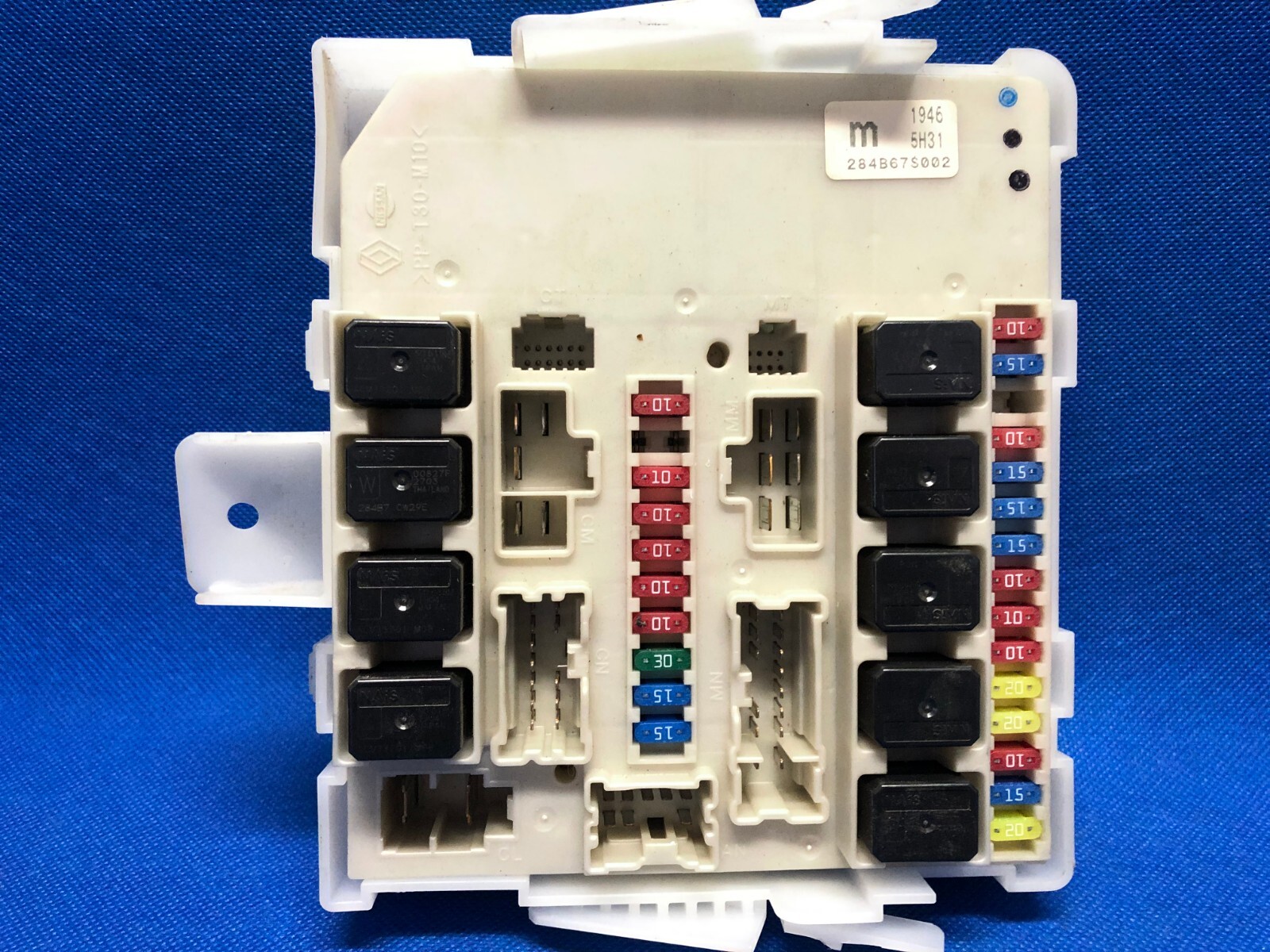 06-10 FRONTIER TITAN IPDM Distribution Relay Fuse Box Module 284B67S002