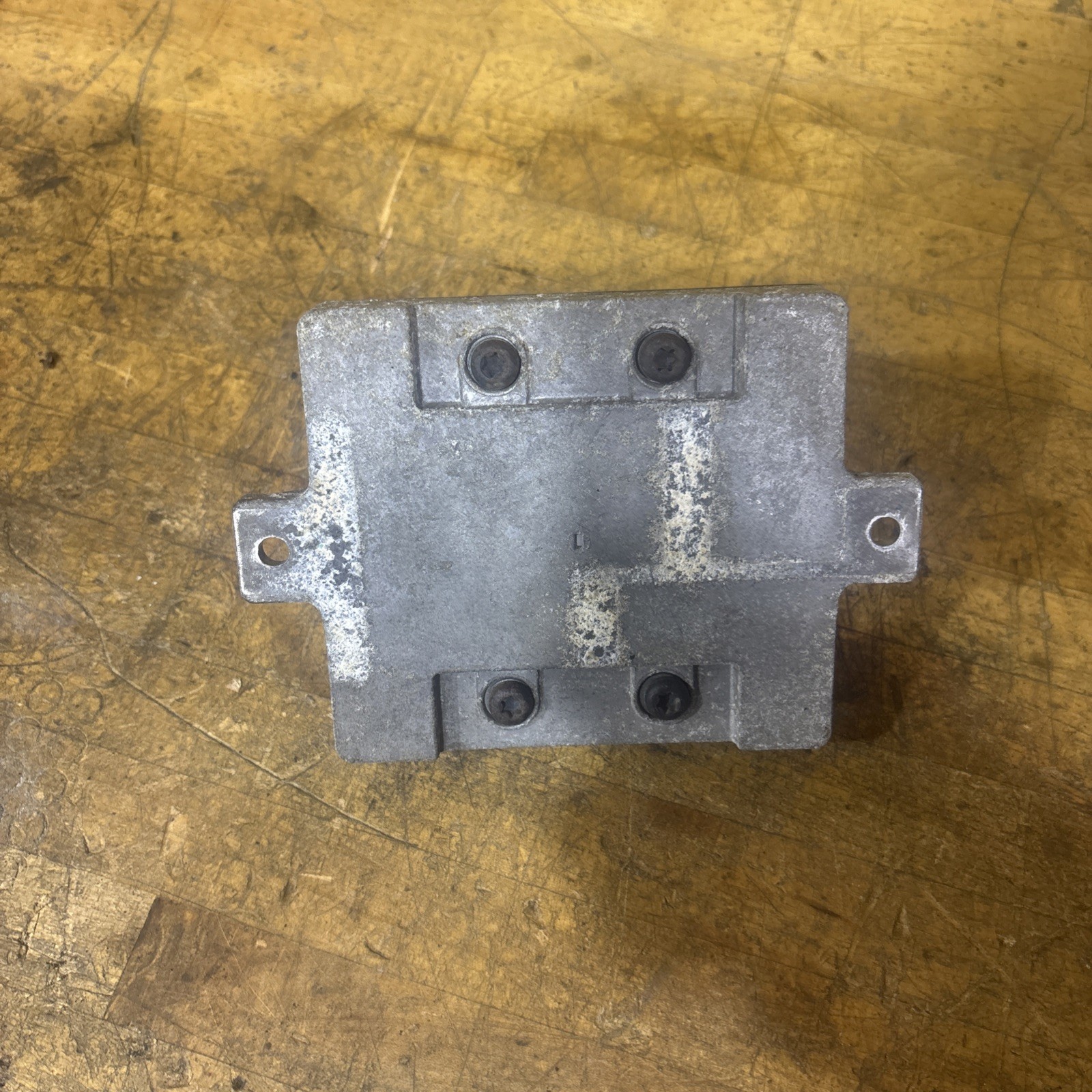 Chevy GMC 3500 2007 6.6L Duramax LBZ Diesel Glow Plug Control Module 98041624
