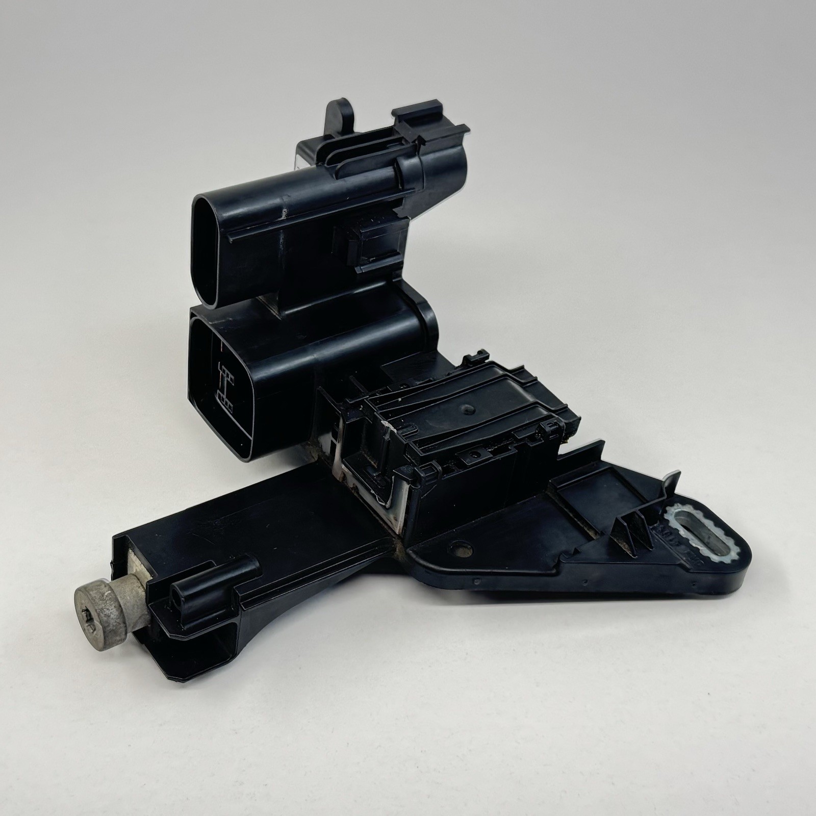 BMW F80 F82 F87 F30 F32 F36 Rear Battery Fuse Relay Junction Box 9356159 OEM