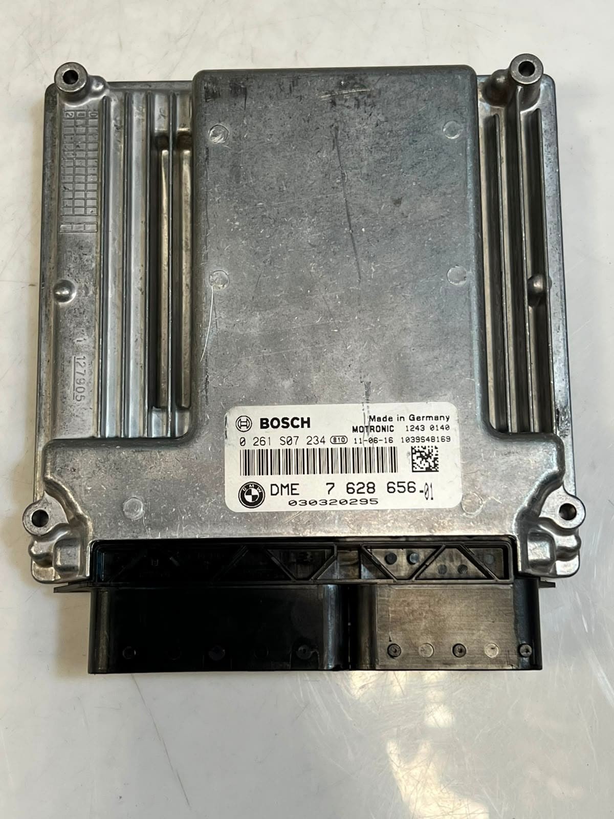 BMW X1 E84, E87, E90, and E91 Engine Control Module ECU ONLY 7628656 OEM