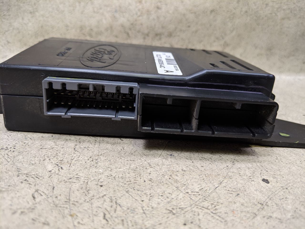 Multifunction Module XL2T14B205AC Behind Center Dash Fits 99 01 MAZDA B-2500 f68