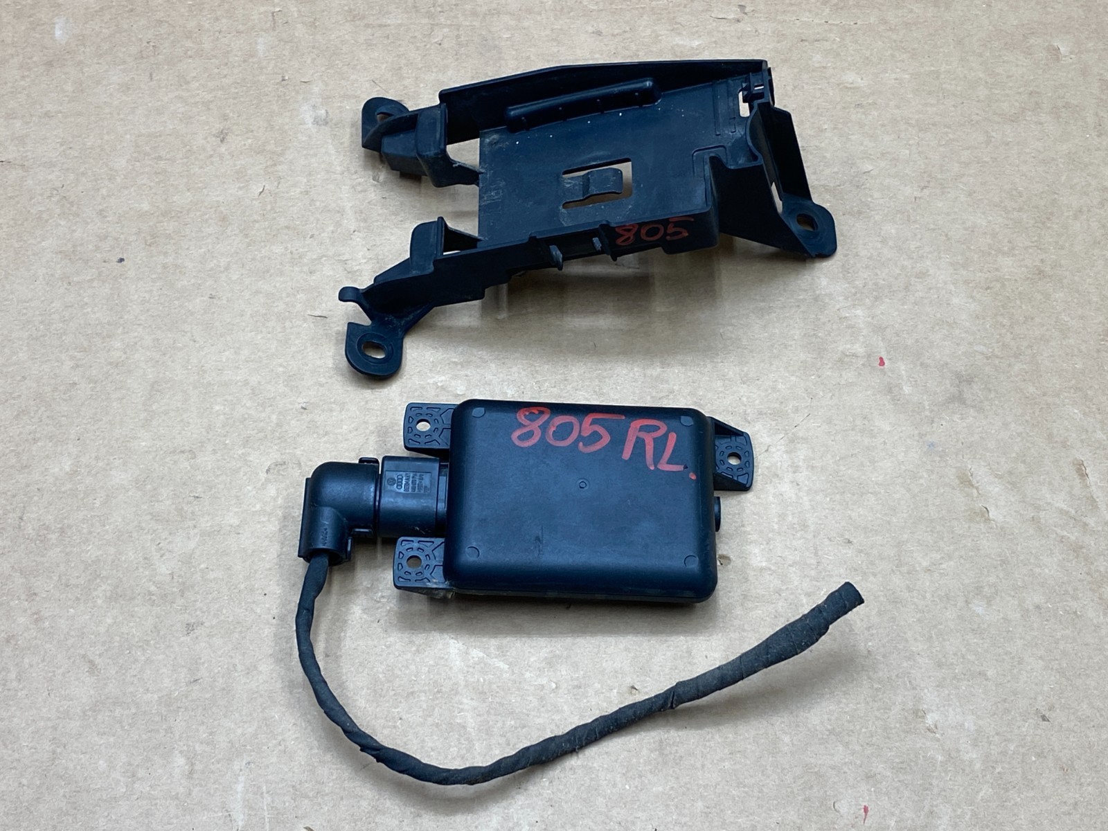 2018-2021 VOLKSWAGEN TIGUAN REAR LEFT BLIND SPOT RADAR WARNING SENSOR OEM LOT805