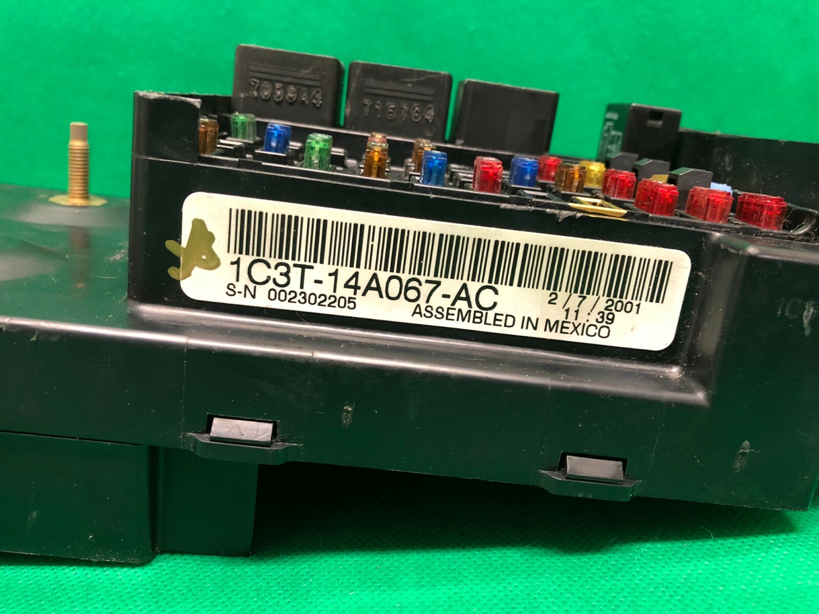 01 FORD F250 F350 SUPER DUTY INTERIOR FUSE BOX RELAY FUSEBOX 1C3T-14A067-AC