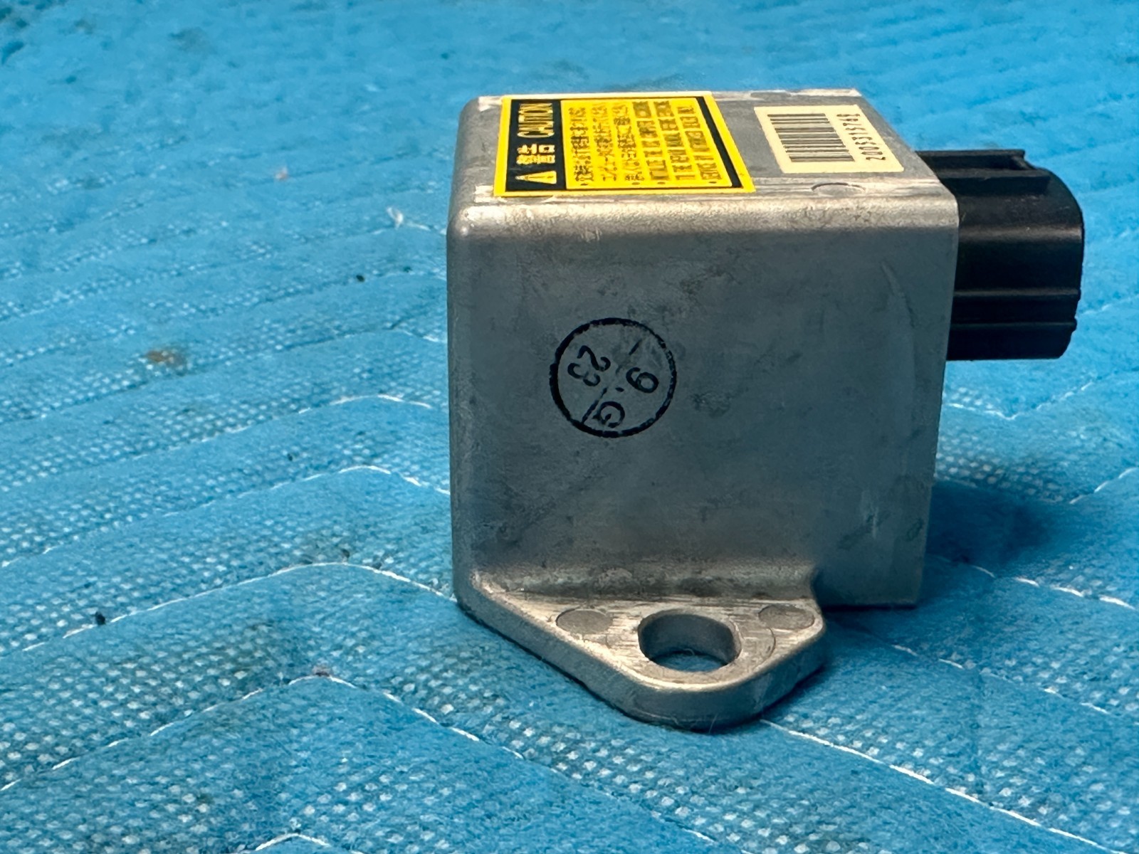 Lexus LX470 YAW Rate Control Sensor 89183-60010 2003 2004 2005 2006 2007 OEM