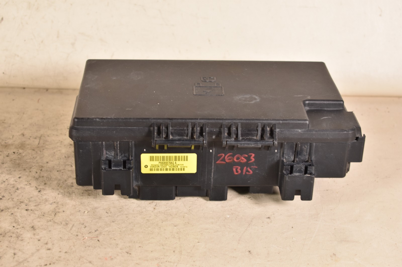 13-14 DODGE RAM 1500 INTEGRATED FUSE BOX ENGINE BAY FUSE BOX TIPM 68089578AG OEM