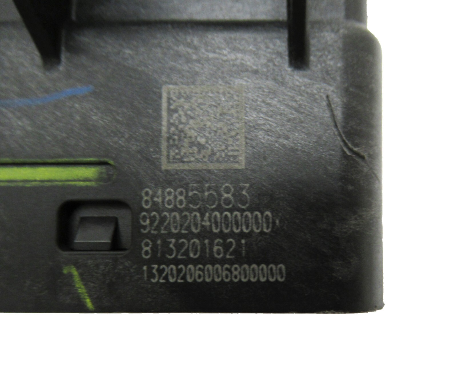 84885583 Electronic Transmission Shift Control Push button 2021-2023 GMC Yukon