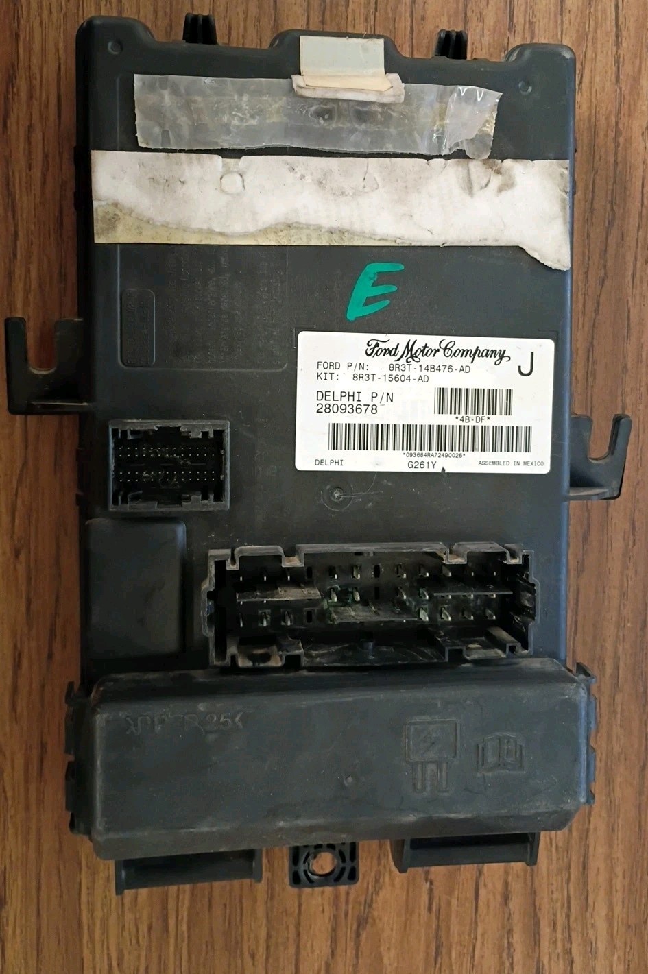 2007-09 Ford Mustang Fuse Box Body Control Module BCM Delphi 8R3T-14B476-AD OEM