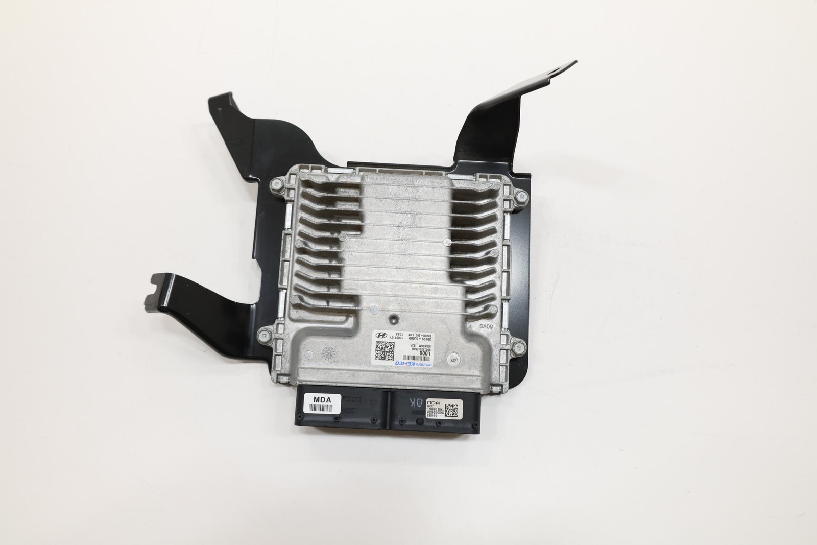 2021-2024 KIA TELLURIDE 3.8L ENGINE CONTROL MODULE ECM W/ BRACKET OEM 391993L000
