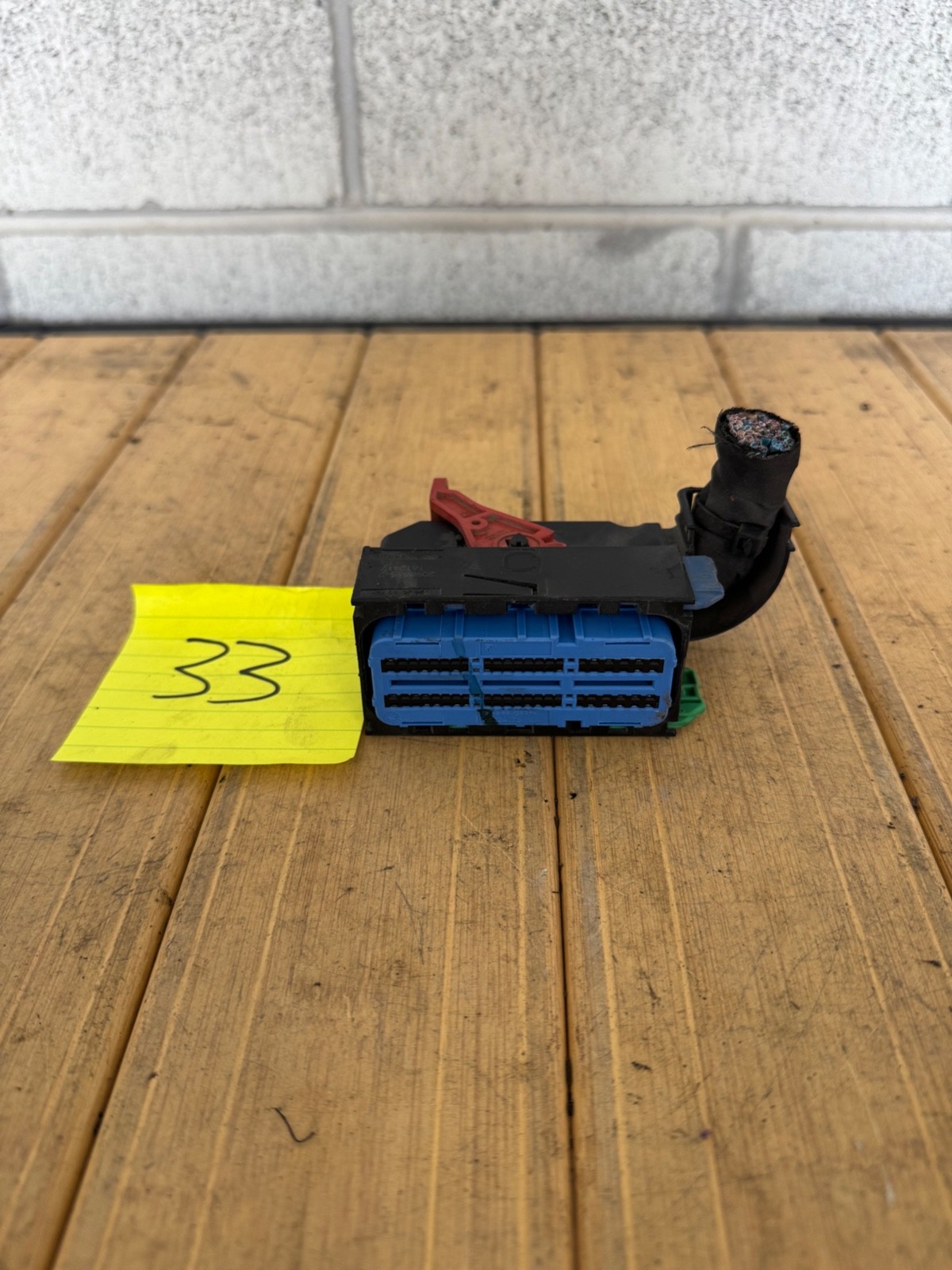 2017 JEEP CHEROKEE ENGINE COMPUTER ECU CONNECTOR PLUG PIGTAIL WIRE OEM