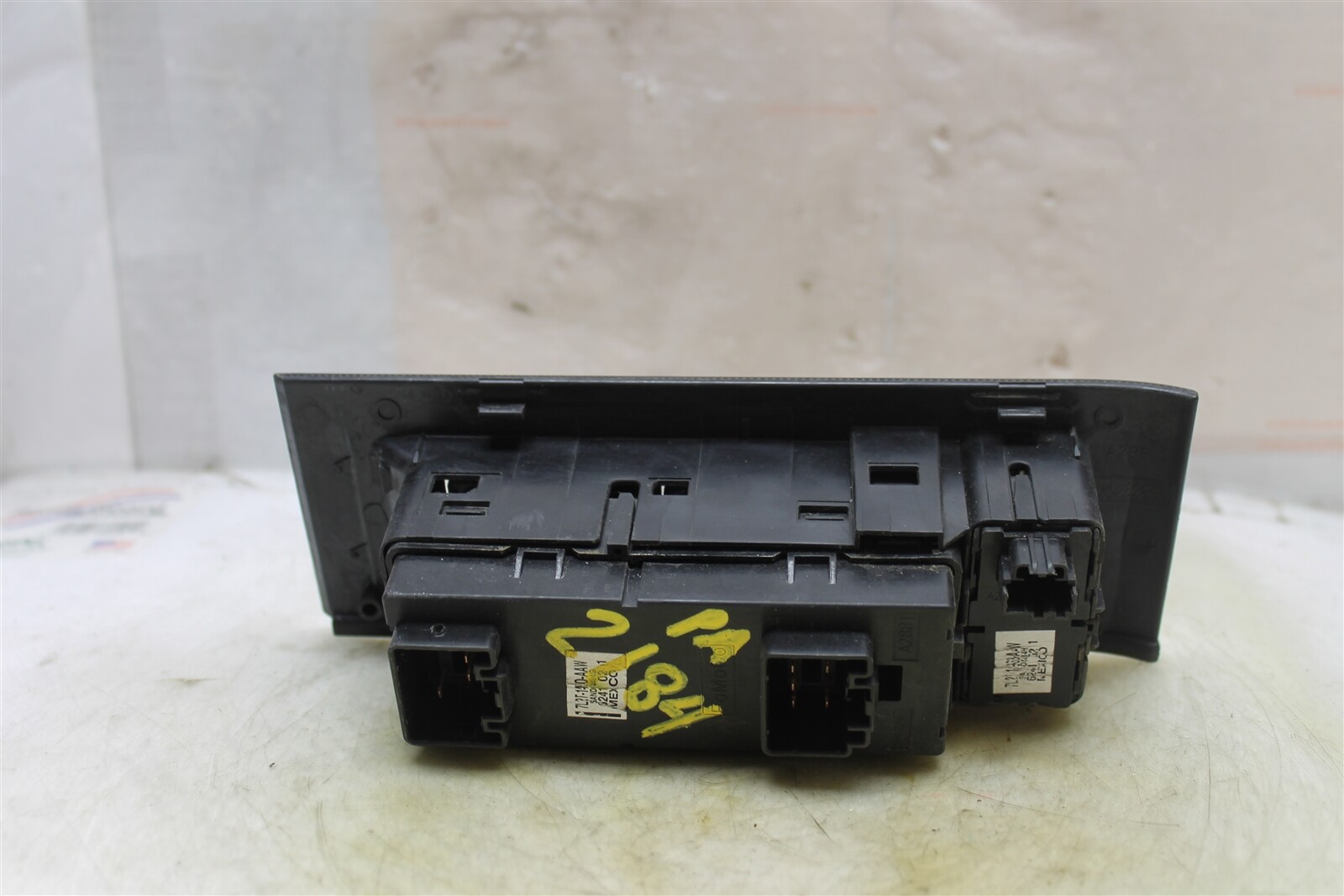 2008-10 Ford Explorer Left Driver Master Window Switch 7L2T1450AAW OEM 486 1o4-3