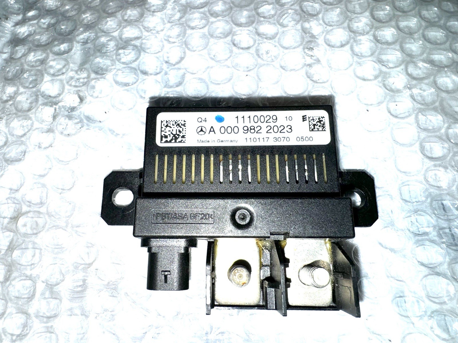 2017-2019 INFINITI QX30 BATTERY RELAY BOX CONTROL MODULE UNIT A 000 982 2023 OEM
