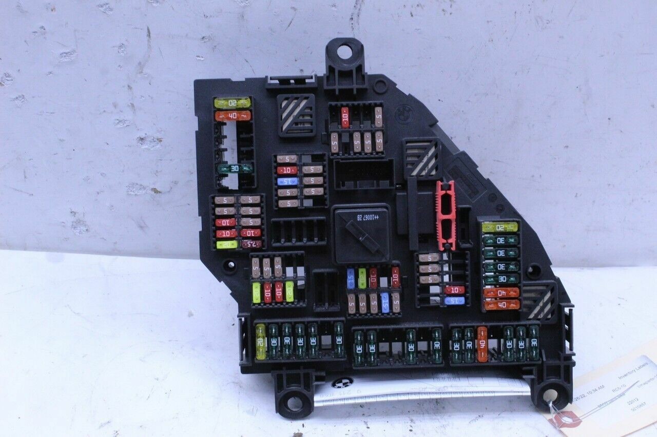 2011 BMW 550i Fuse Relay Box Rear OEM