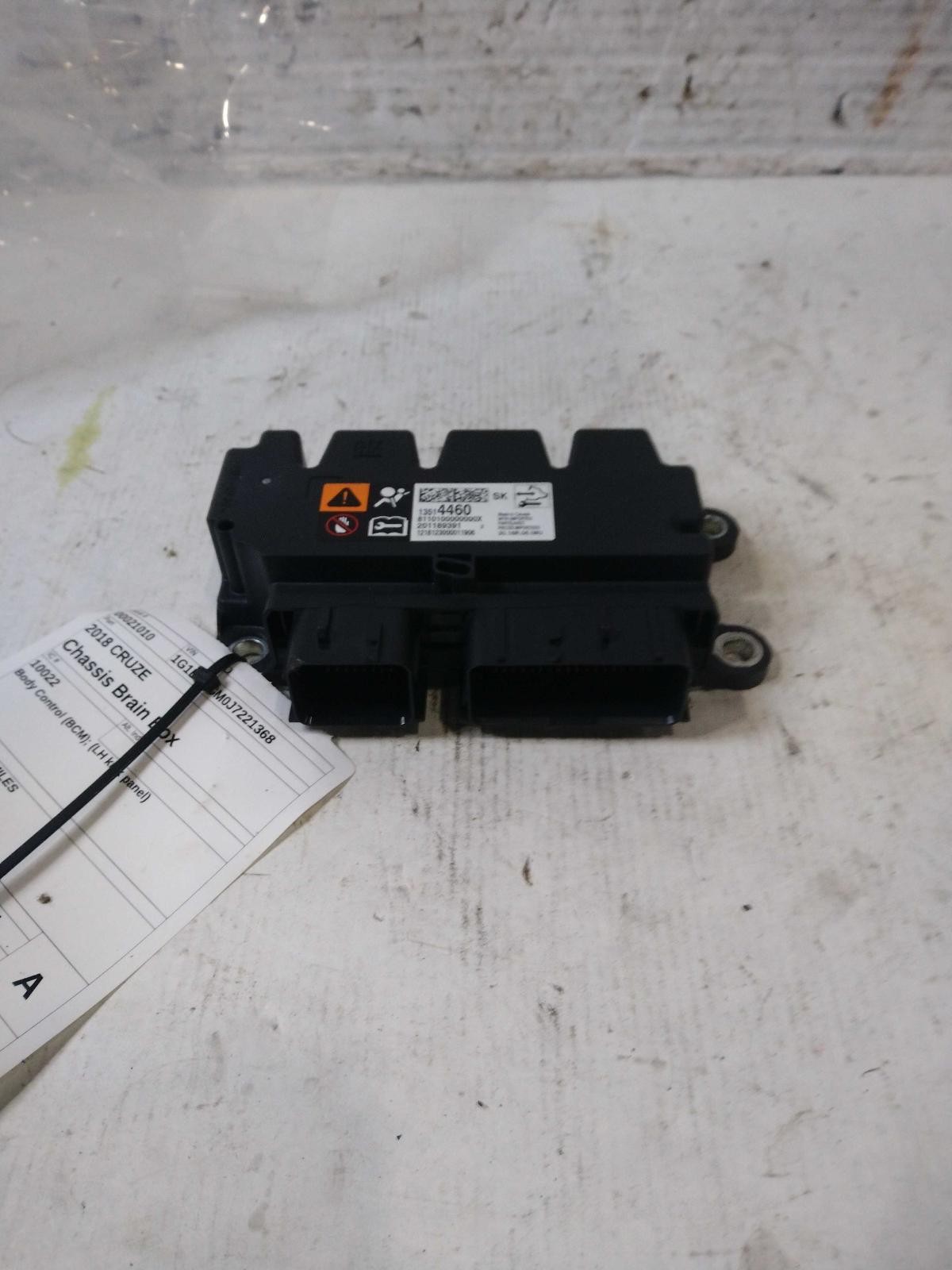 Used Body Control Module fits: 2018 Chevrolet Cruze Body Control BCM LH kick pan