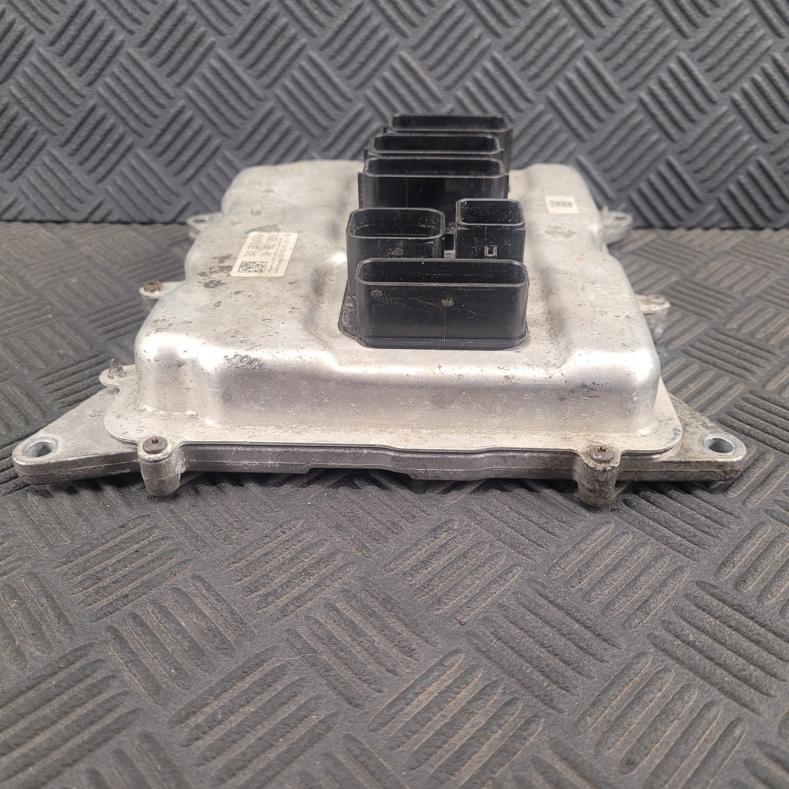 BMW F22 F30 F32 F10 F25 F26 2 3 4 5 X3 X4 X5 ENGINE ECU DME 8639594
