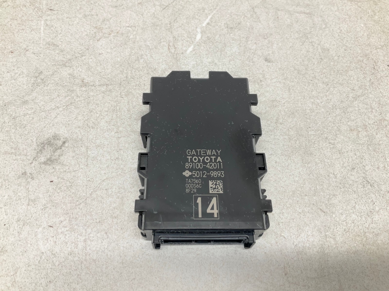 18 Toyota Rav4 Network Gateway Control Module 89100-42011 OEM CM