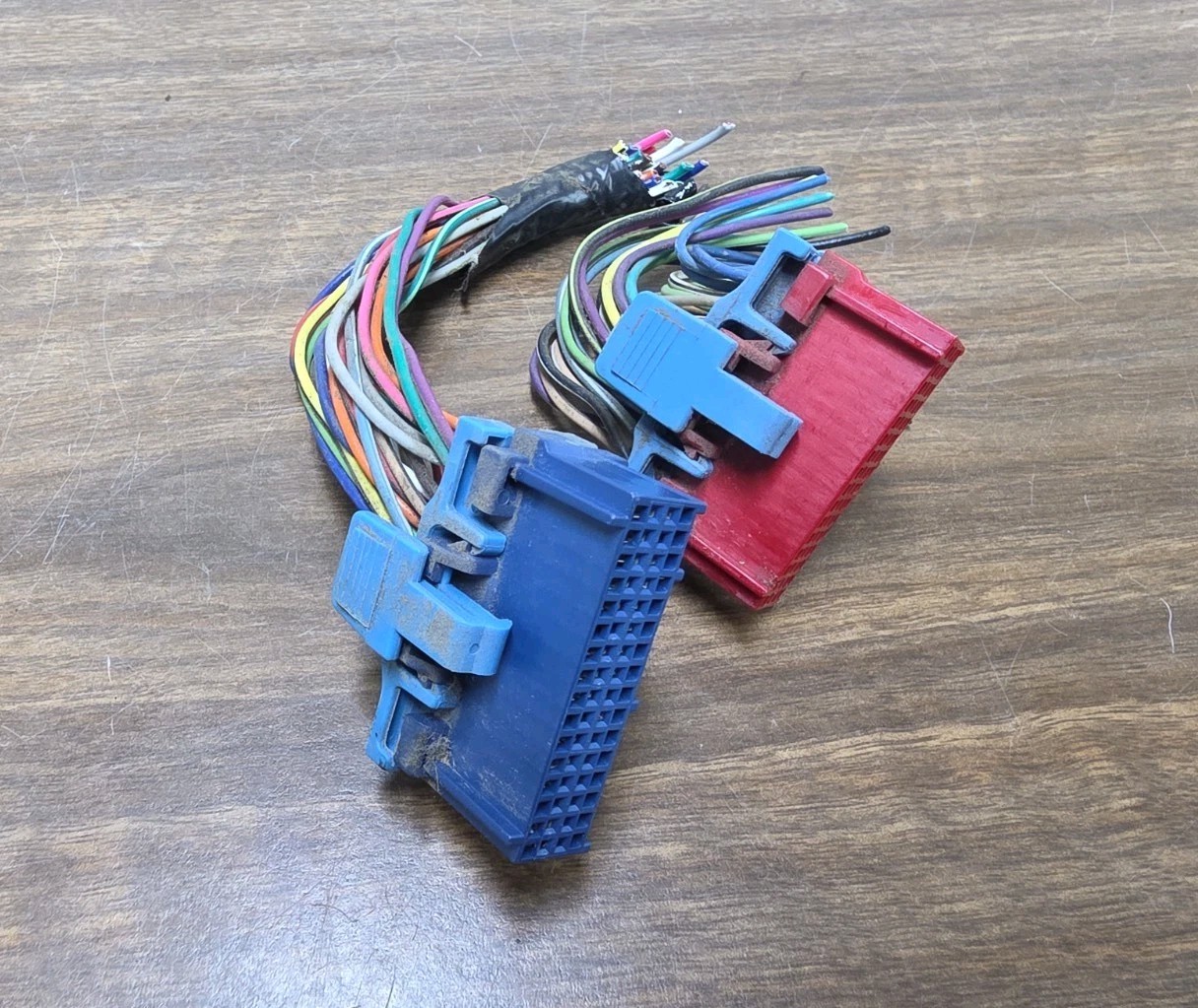1994-1995 Silverado Sierra C/K Engine Control Module Wire Harness OEM. 16196395