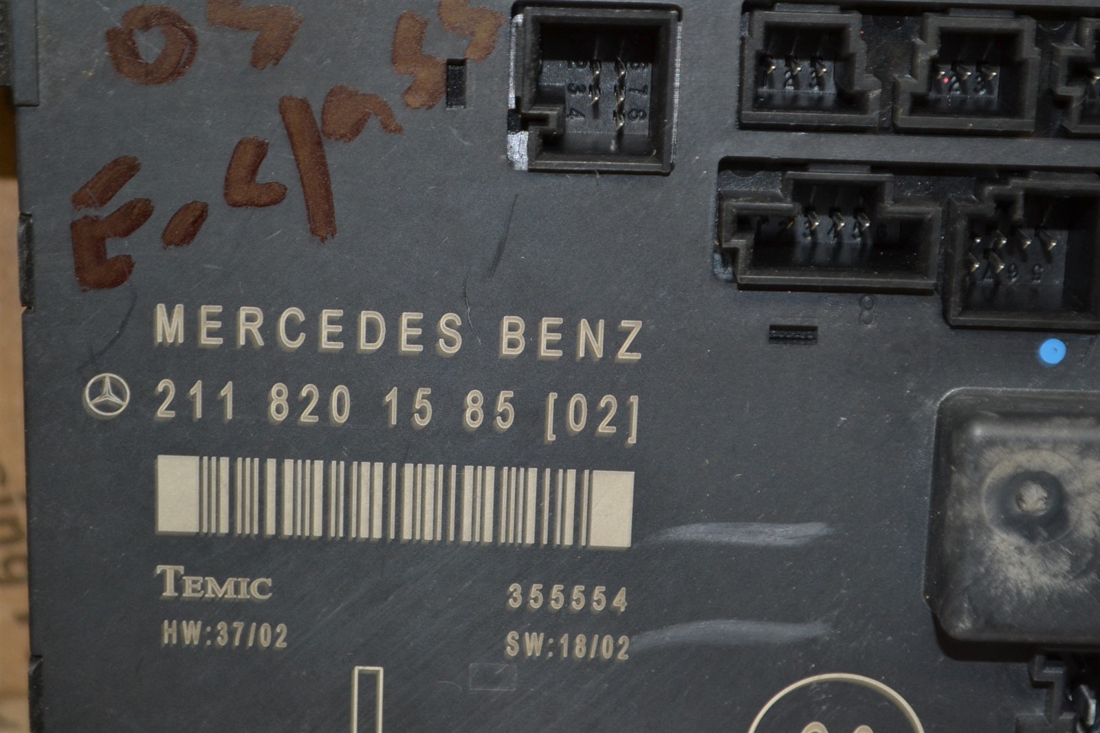 03-06 Mercedes E-Class Left Front Driver Door Control 2118201585 Module 82-3e1