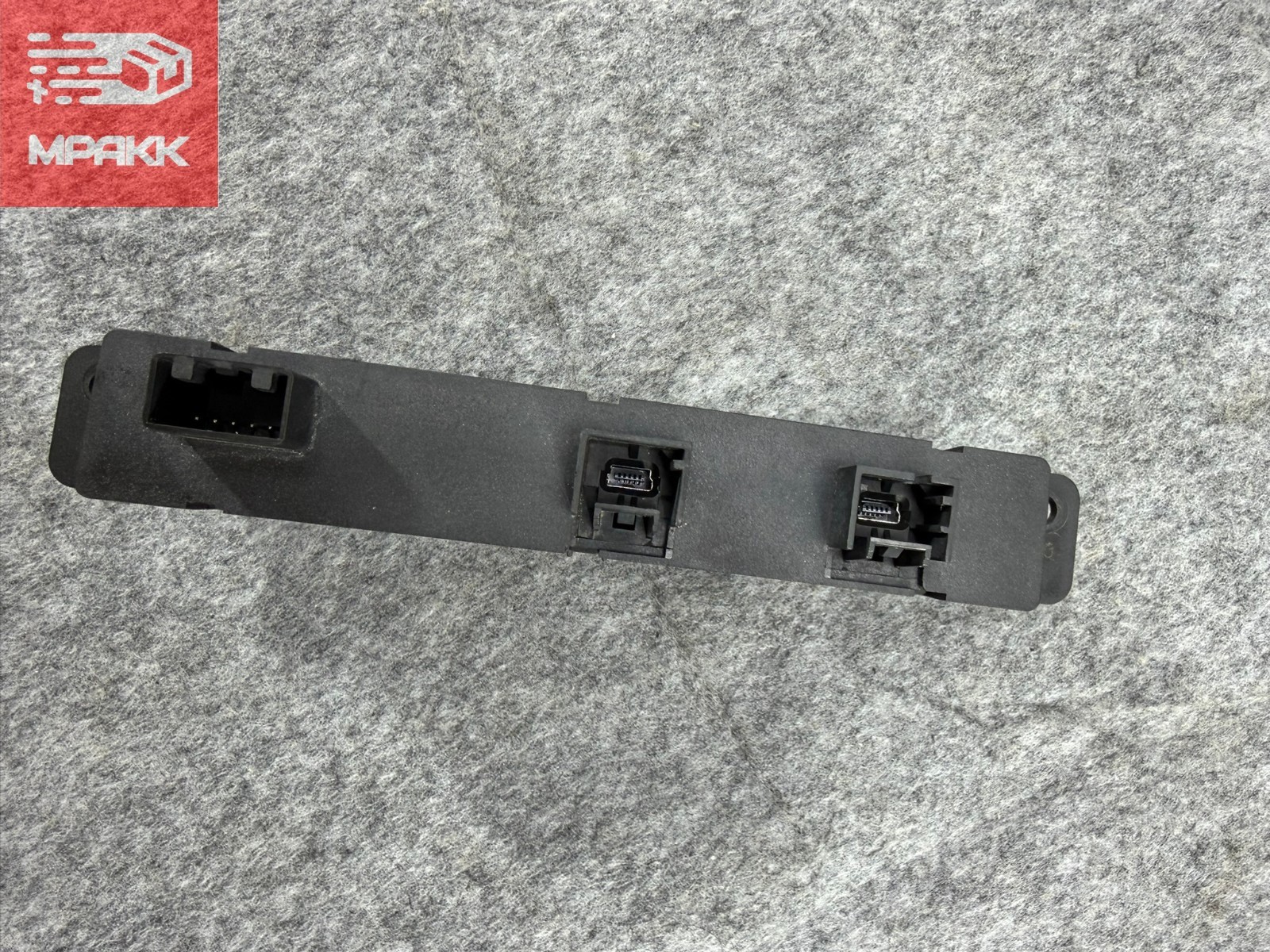 2017-2020 Chevrolet Suburban Tahoe HDMI Dual USB AUX Port Panel OEM 84252643
