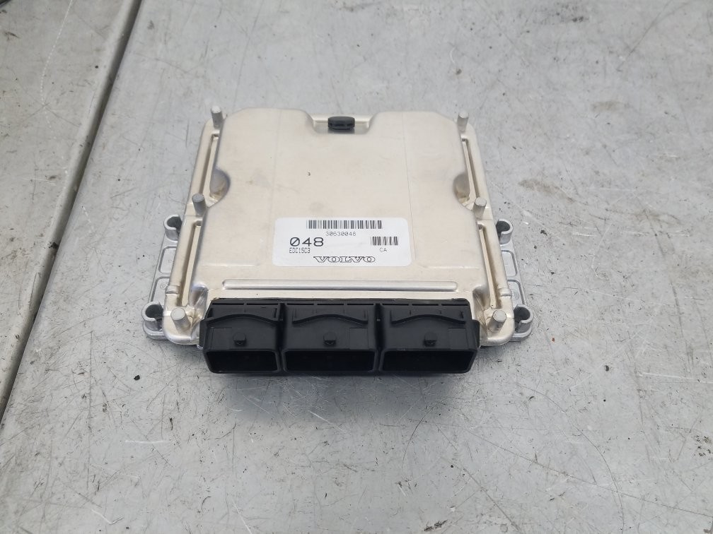 VOLVO V40 S40 1.9 TID D4192T3 2001-2004 ENGINE ECU 30630048 0281010441
