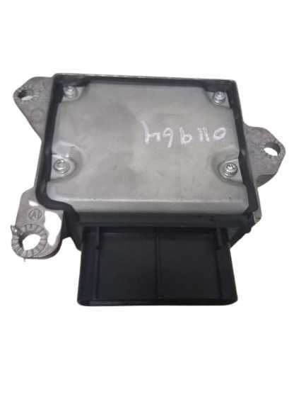 1998-2000 Ford Crown Victoria Control Module ab Right Hand Kick Panel OEM 318930
