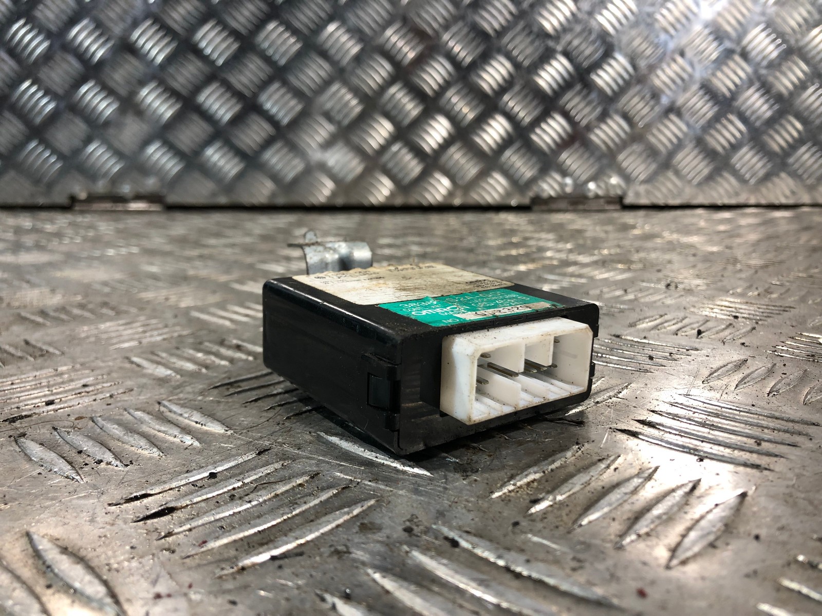HONDA S2000 REMOTE KEYLESS ENTRY CONTROL UNIT 38380-S2A-G01 OMRON G8D-453H-B