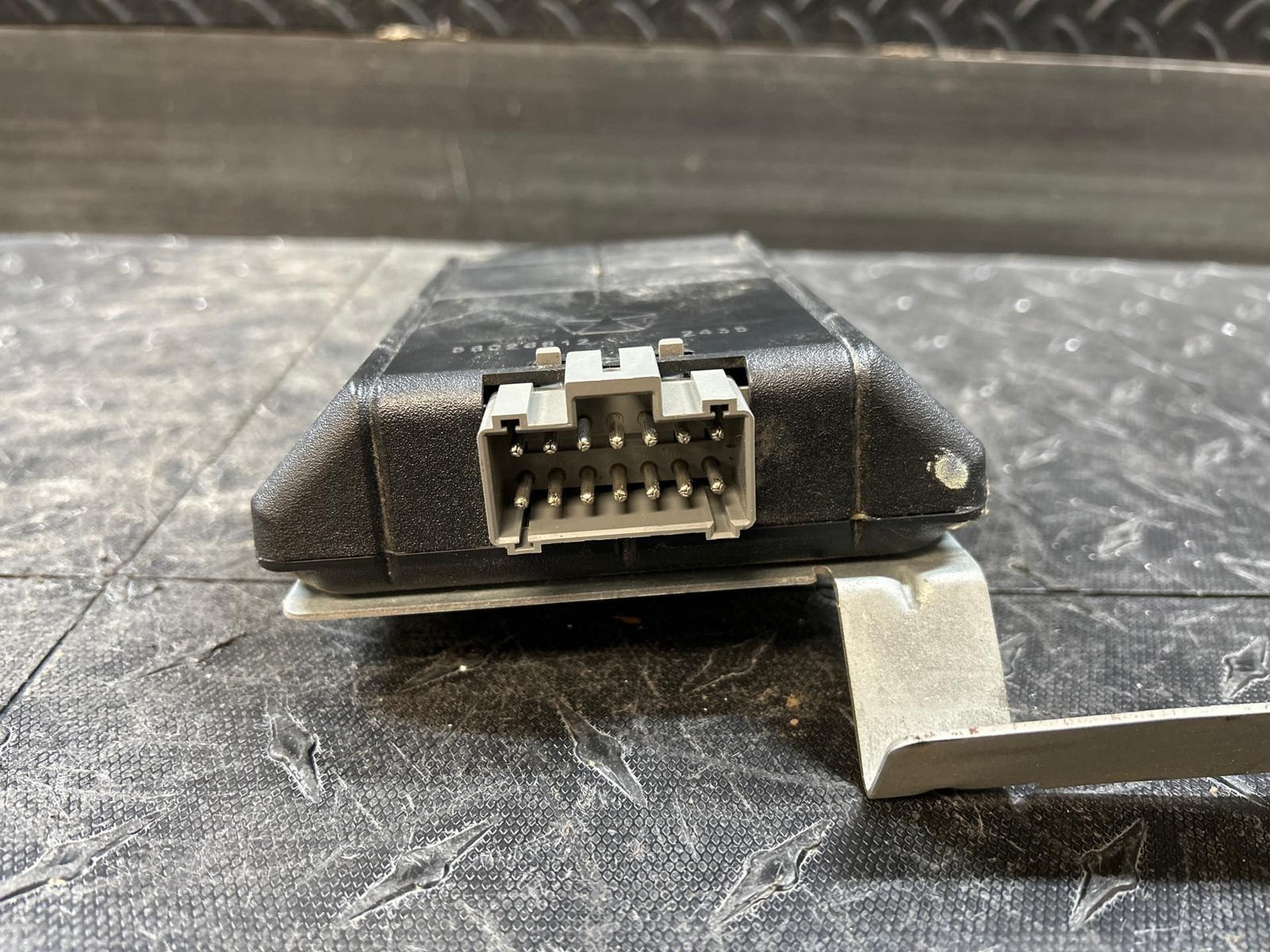 94-97 DPU1500 ABS Control Module rr whl ABS (ctr dash)