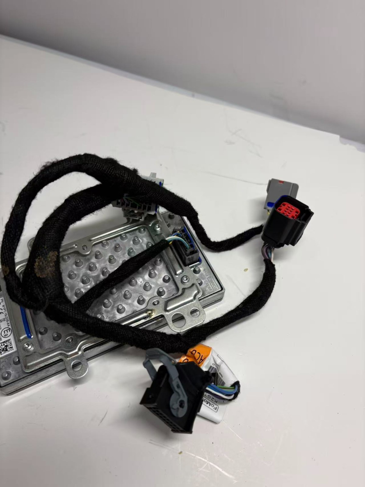 2021 FORD EDGE CONSOLE WIRELESS CHARGING CONTROL MODULE OEM M1PT-19J235-AA