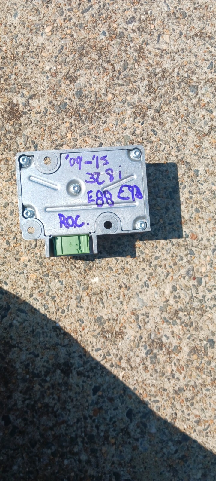 2008 BMW E88 1-series, E93 3 series OEM BMW rollover control module