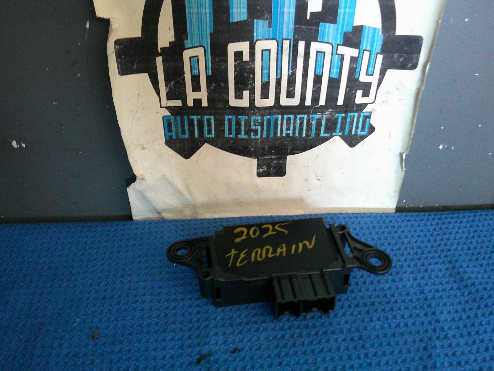 2025 GM TERRAIN Park Assist Control Module OEM Part Number 86573589 *A12