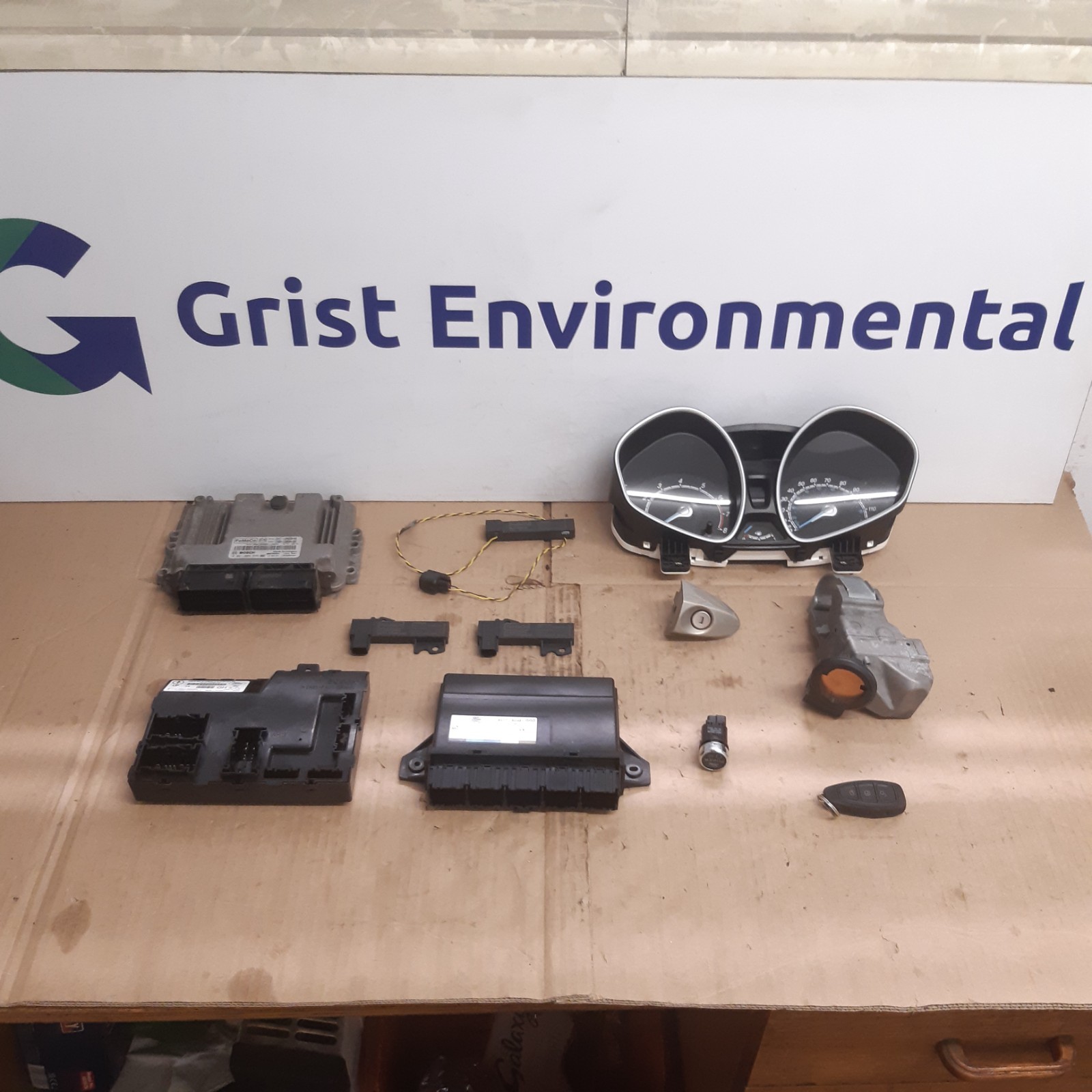 FORD B-MAX 12-17 1.0 PETROL MANUAL COMPLETE ENGINE ECU KIT DV21-12A650-NA (UP)