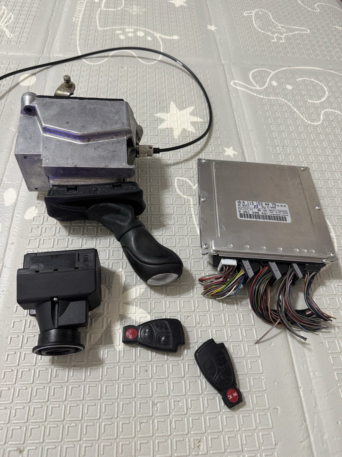 Mercedes R230 SL500 ECU Engine Computer EIS Ignition Switch Key Shifter Set