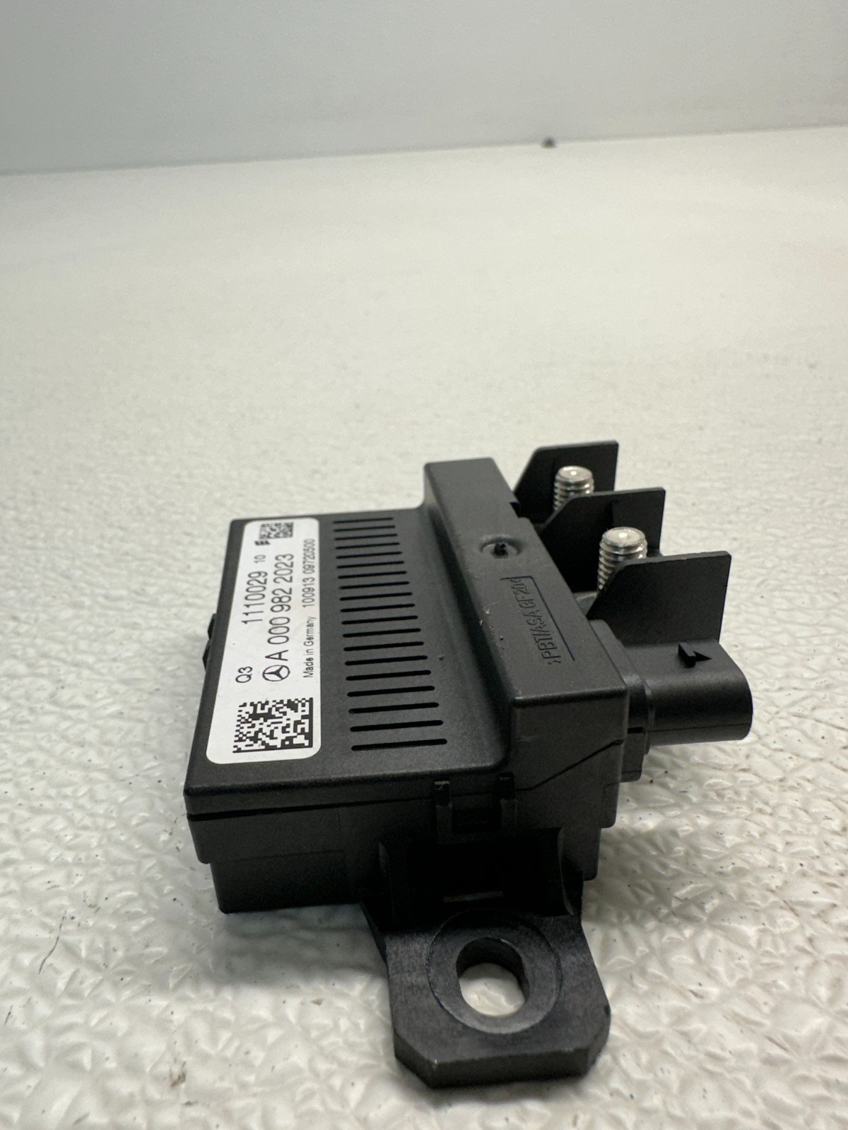 2014 2016 MERCEDES E350 METRIS W447 BATTERY RELAY MONITORING CONTROL MODULE OEM