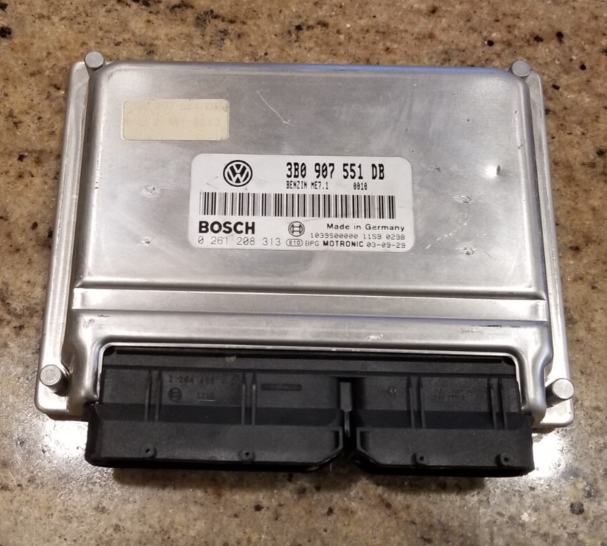 2004 Volkswagen Passat – ECM ECU – # 3B0 907 551 DB