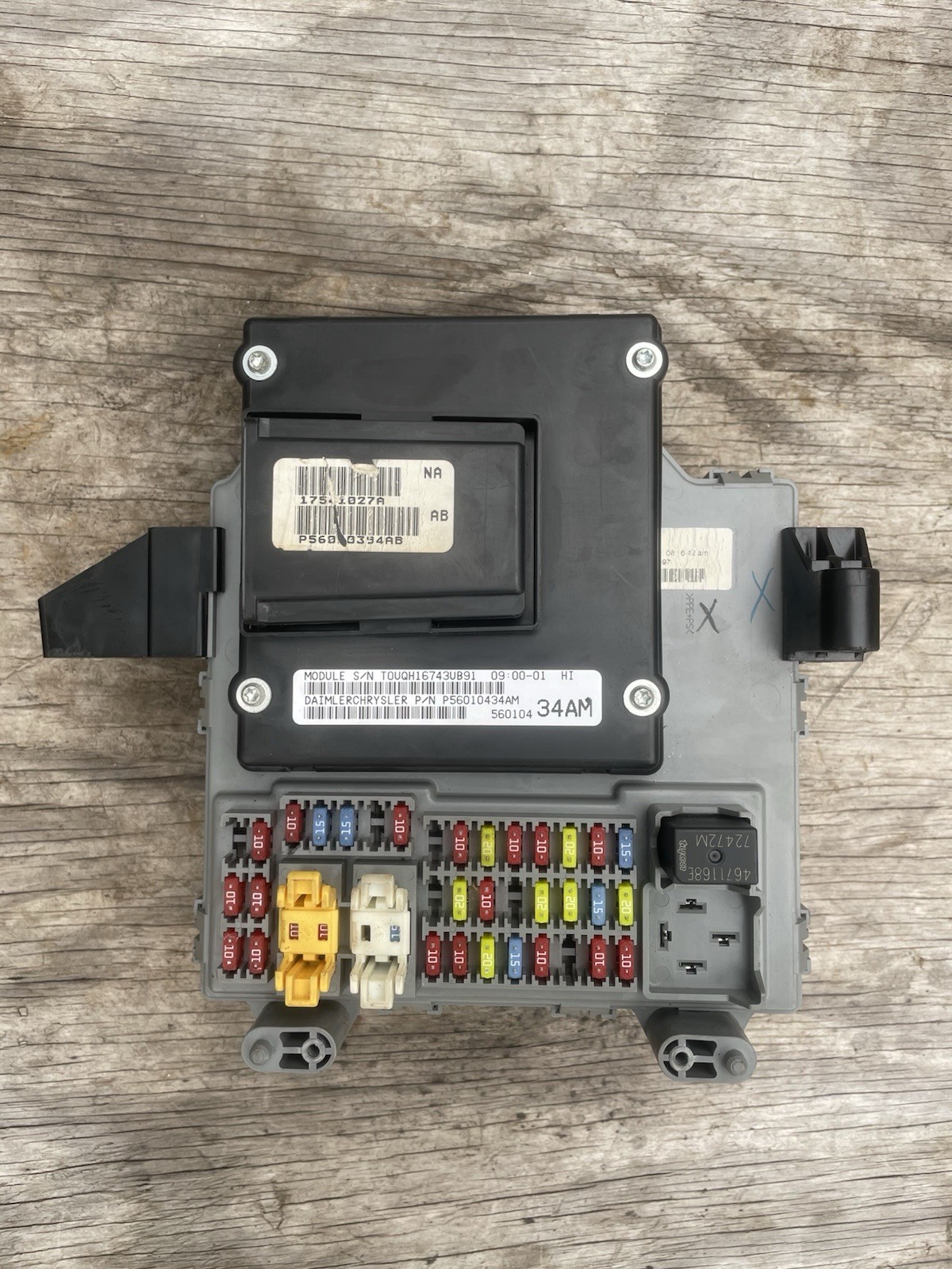 02-04 Jeep Liberty Body Control Module BCM Fuse Box Junction Panel P56010434AM