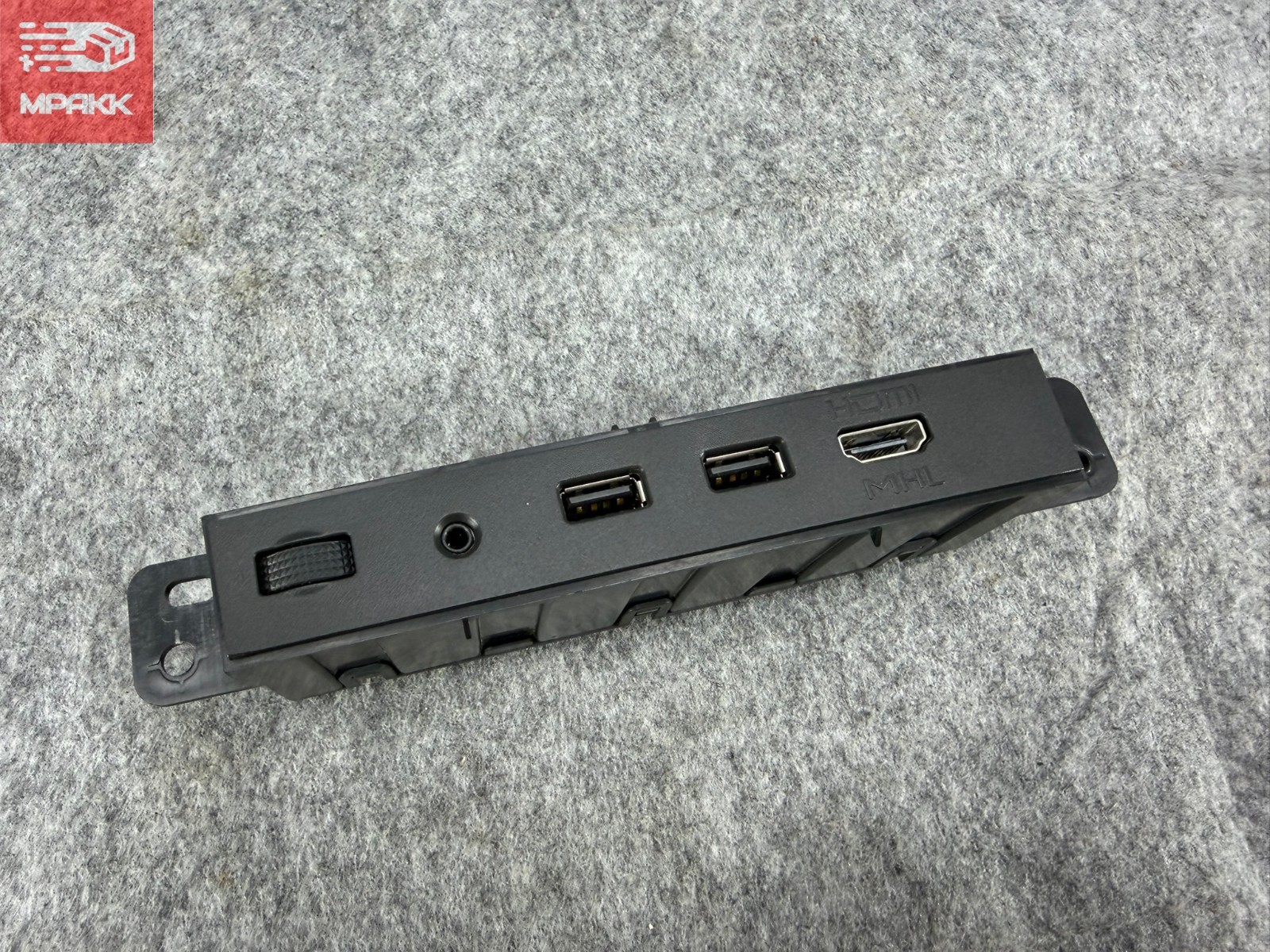 2017-2020 Chevrolet Suburban Tahoe HDMI Dual USB AUX Port Panel OEM 84252643