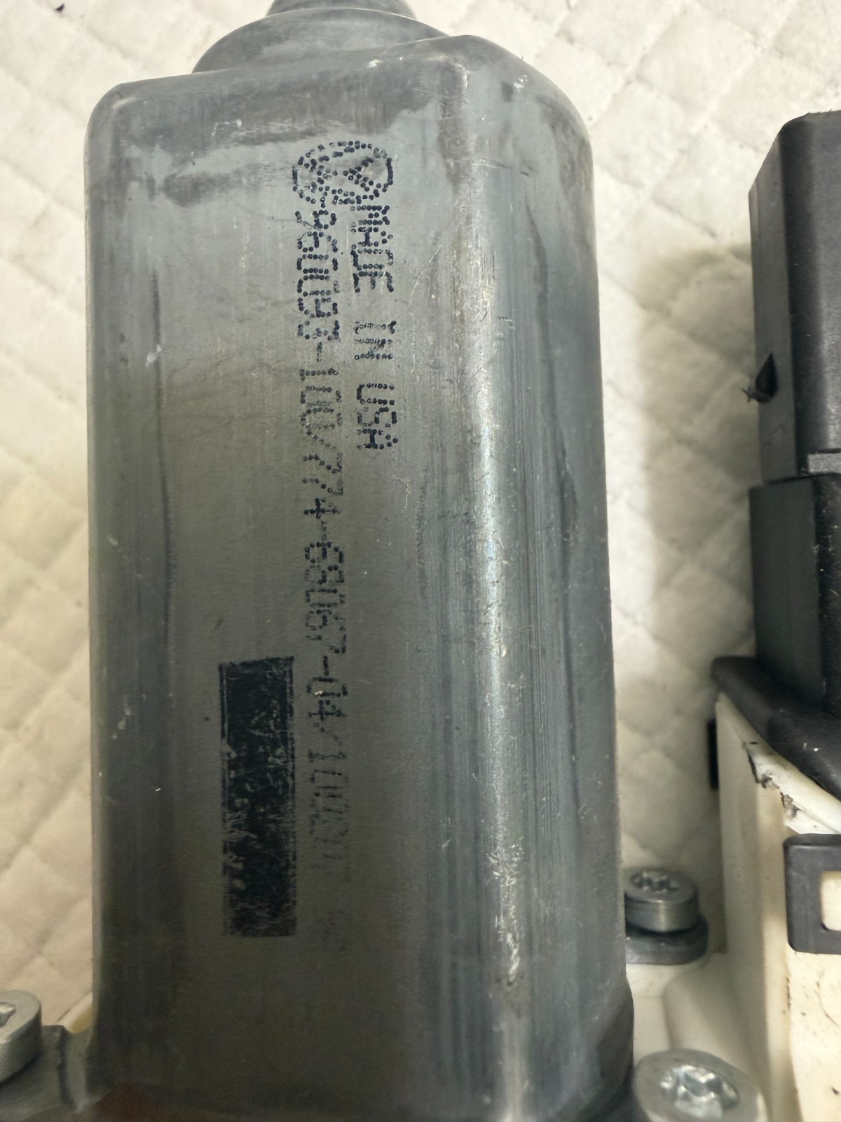 2005-08 VW Volkswagen Jetta Left Rear Power Window Motor 1K5-839-401-H OEM (38)