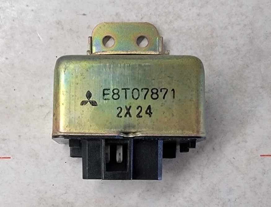 1991-1993 Mitsubishi 3000GT Dodge Stealth Fuel Pump MFI Relay E8T07871