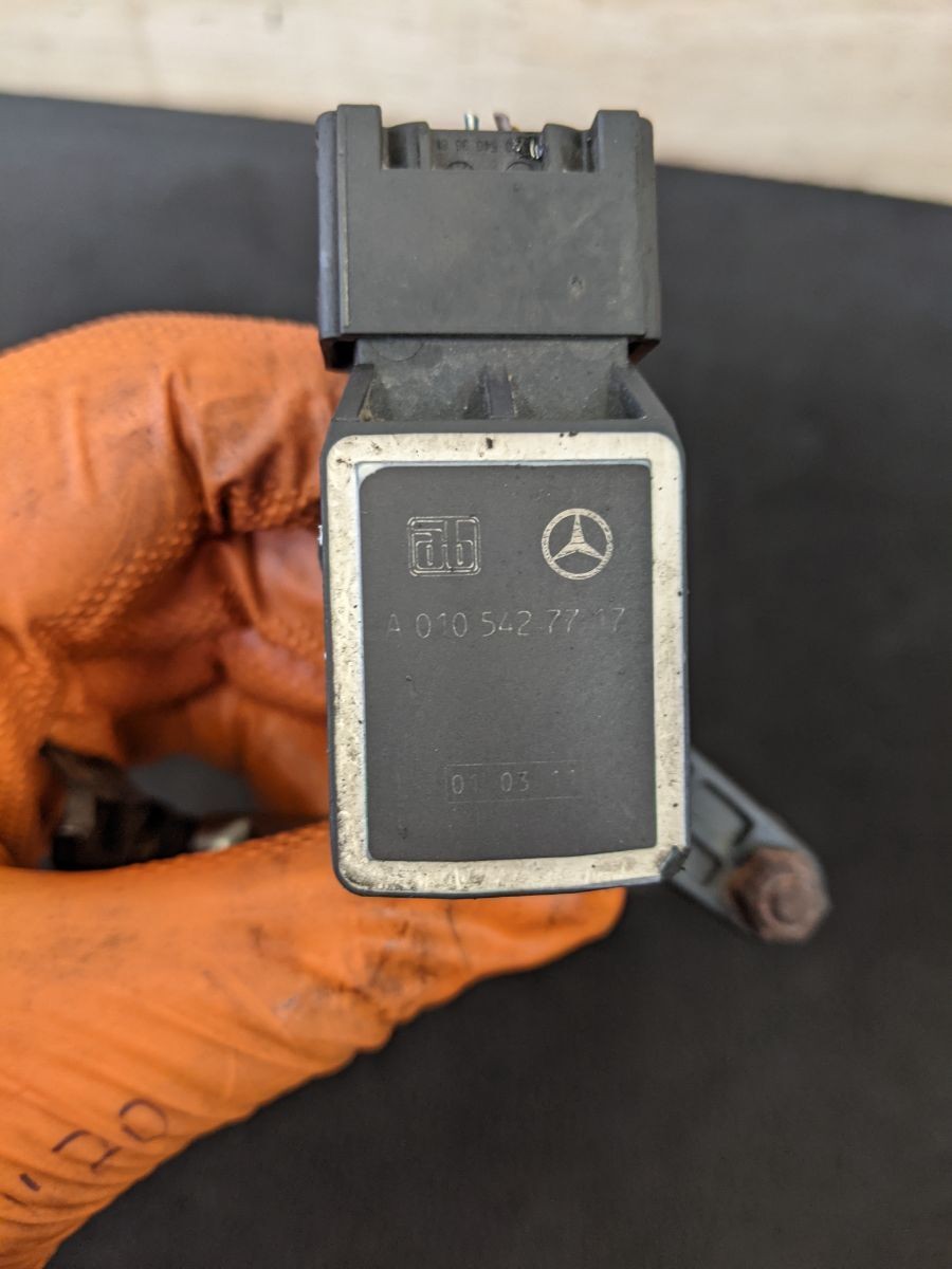 MERCEDES-BENZ S CLASS W221 REAR HEADLIGHT LEVEL CONTROL