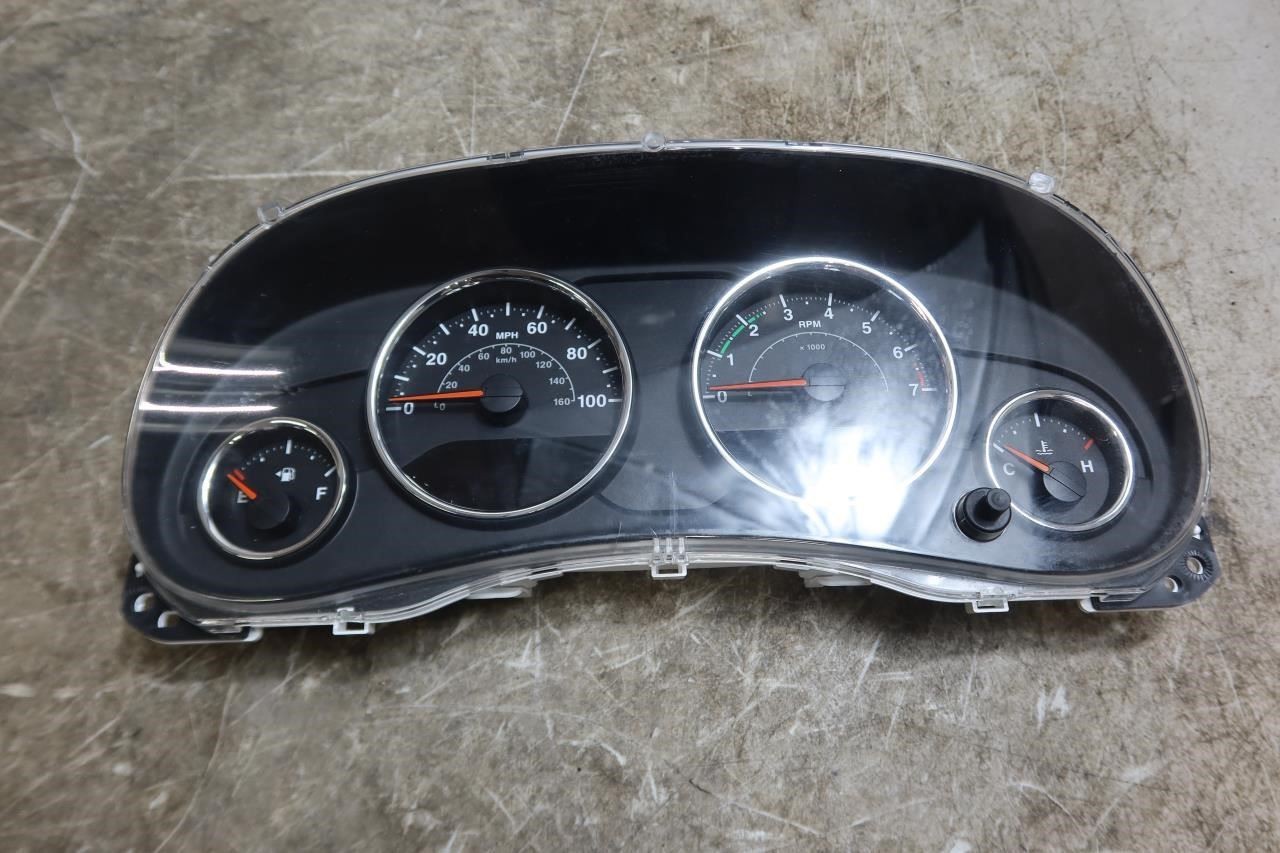 2014-2018 Jeep Wrangler JK OEM Instrument Panel Cluster Speedometer 38k 56054392