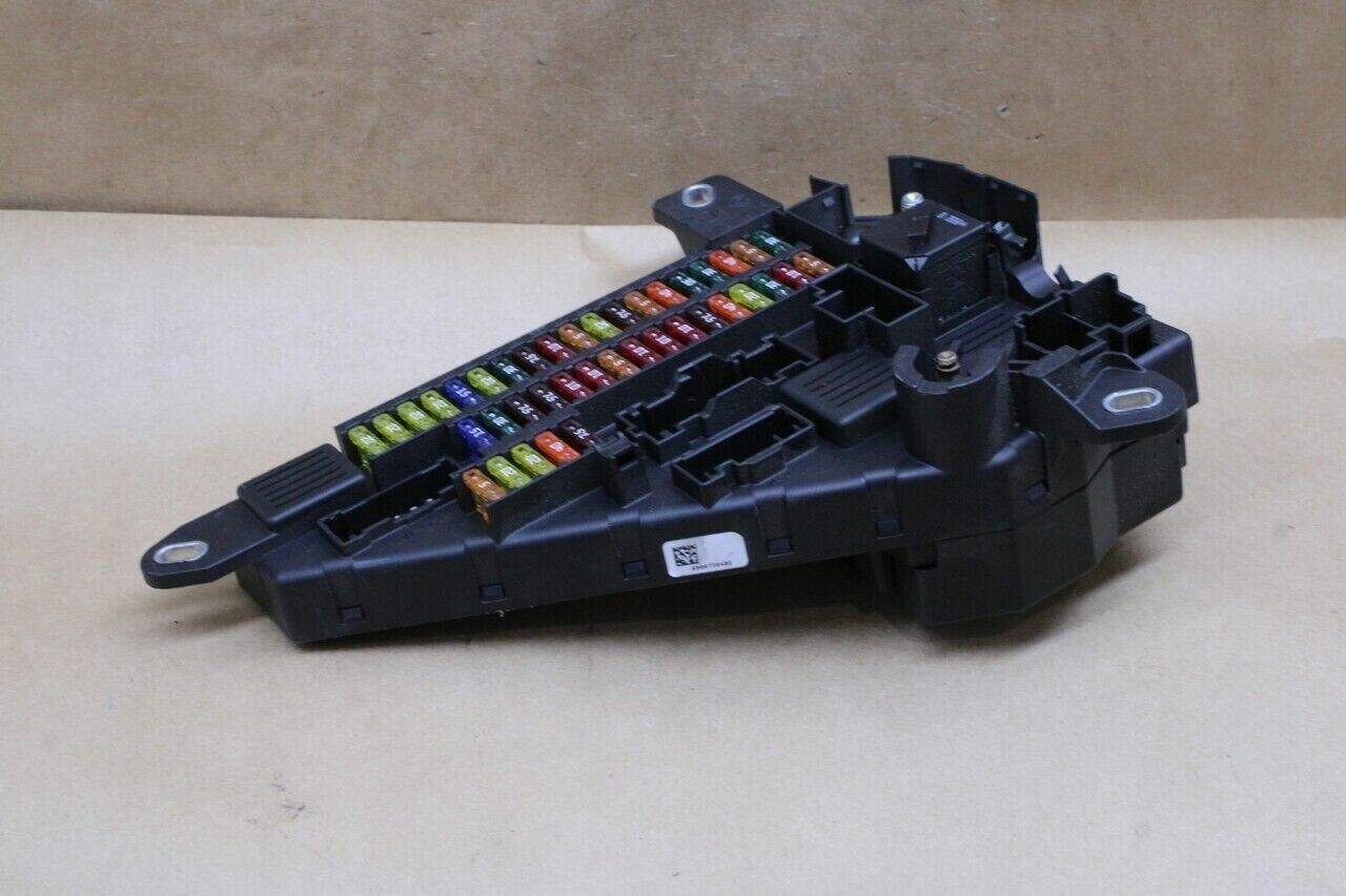 BMW 525i 528i 530i 535i M5 M6 Rear Fuse Relay Junction Box 61149138830 OEM