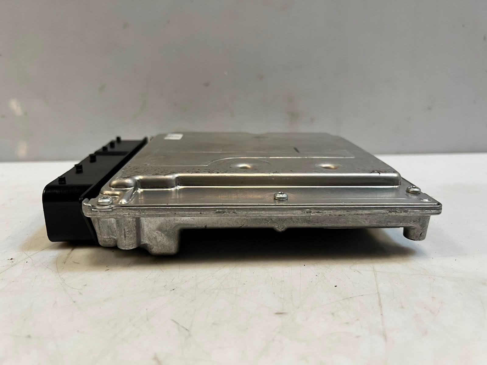 BMW 1 Series E81 E87 3′ E90 E91 Engine Control Unit ECU ONLY 7585247 OEM